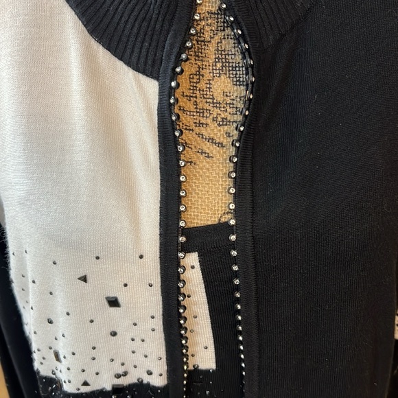 Drapers & Damons Petites NWOT Black and White Color Block Beaded Sweater Set. - Picture 2 of 16